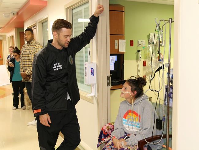 Timberlake pops in on patients at Texas children's hospital | iNFOnews.ca CP161837017