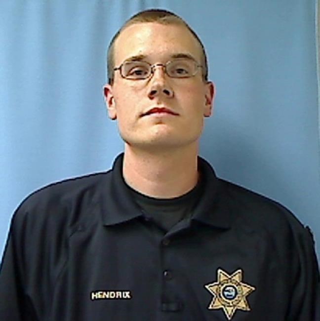 Authorities: Police shoot off-duty deputy, wouldn't drop gun | iNFOnews.ca