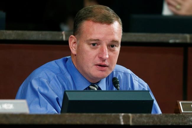 Florida congressman faces raucous crowd at town hall meeting | iNFOnews.ca CP742354985