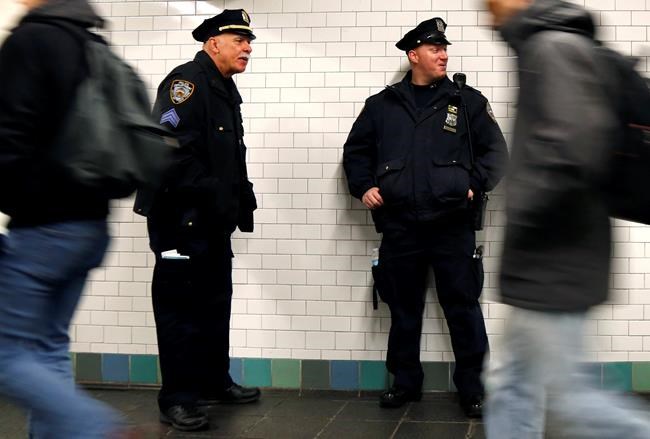 New York commuters return to bombing site, shrug off attack | iNFOnews.ca New York commuters return to bombing site, shrug off attack | iNFOnews.ca