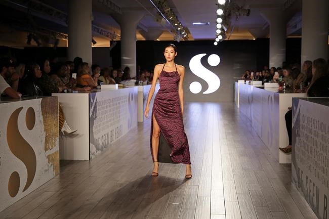 Tennis court to runway: Serena Williams hits Fashion Week | iNFOnews.ca