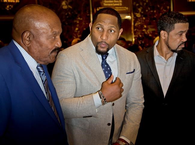 Kanye West, Jim Brown, Ray Lewis meet with Trump in NYC | iNFOnews.ca Kanye West, Jim Brown, Ray Lewis meet with Trump in NYC | iNFOnews.ca