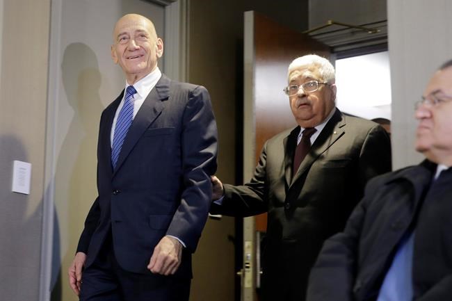 Palestinian chief and ex-Israeli PM show 2 sides can talk | iNFOnews.ca