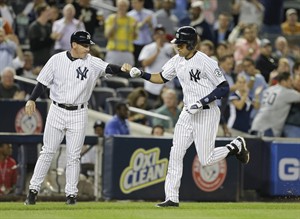 The final homestand: Jeter's 1st Yankee Stadium homer in 14 months helps beat Blue Jays 3-2 | iNFOnews.ca CP29948673