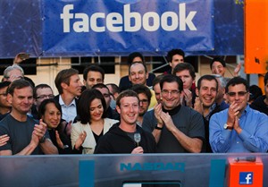 Facebook tests charging $1 to route messages to inbox rather than oft-ignored 'other' folder | iNFOnews.ca CP21295407