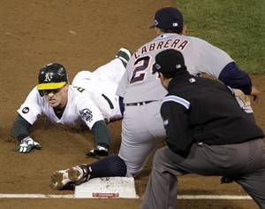 Athletics force Game 5 in ALDS with 3-run rally in 9th to beat Tigers 4-3 | iNFOnews.ca CP20399875