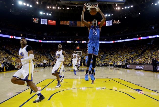 Durant, Westbrook power Thunder past Warriors 108-102 | iNFOnews.ca CP1898630556