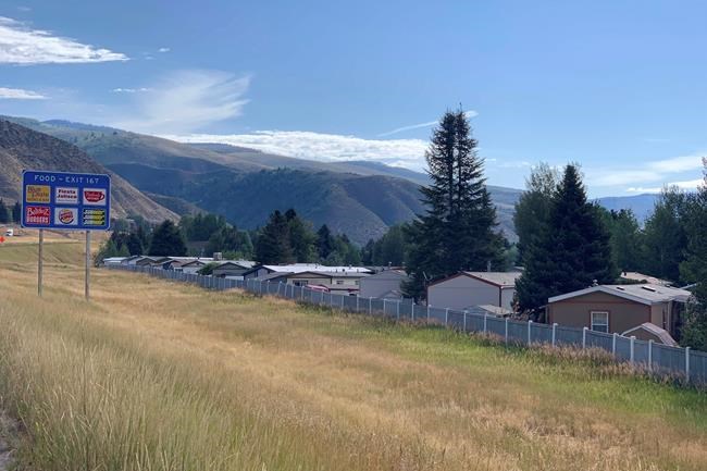 Mobile home parks become immigrants' home away from home | iNFOnews.ca
