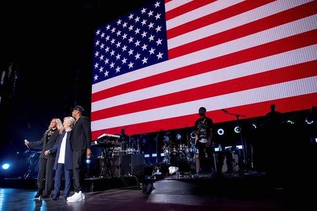 Clinton tries to tap Beyonce's Beehive in search for votes | iNFOnews.ca Clinton tries to tap Beyonce's Beehive in search for votes | iNFOnews.ca
