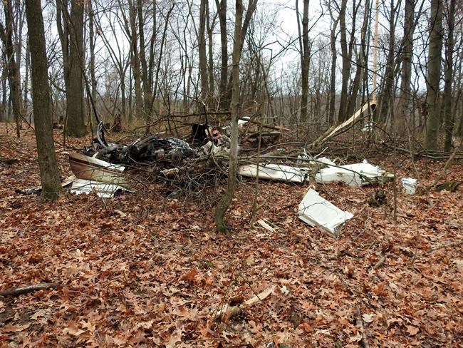 Florida-bound plane crashes in rural Ohio, killing 2 people | iNFOnews.ca Florida-bound plane crashes in rural Ohio, killing 2 people | iNFOnews.ca