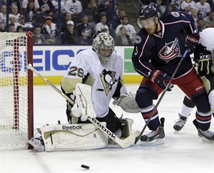 Malkin ends drought with 3 goals, leading Pens to wild 4-3 series-clinching win over Jackets | iNFOnews.ca CP28168980
