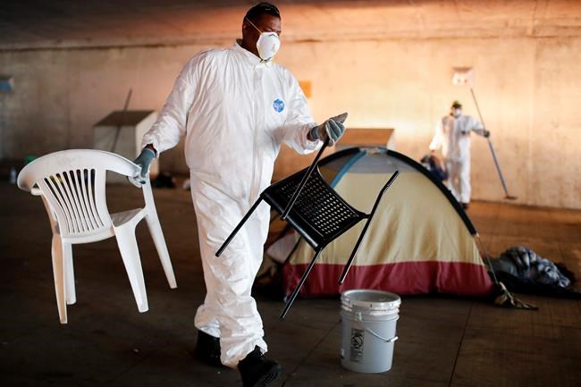 Cincinnati clears, sanitizes downtown homeless camp | iNFOnews.ca CP216919864