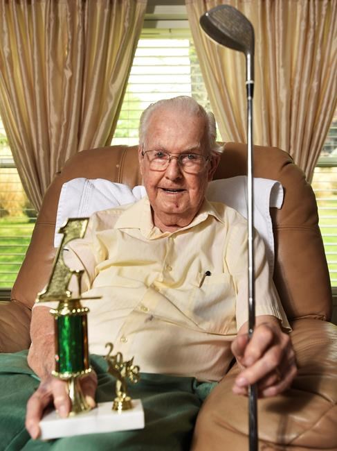 93-year-old makes first hole-in-one in 65 years of golfing | iNFOnews.ca