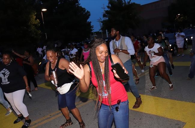 Trump supporters, protesters face off outside Oklahoma rally | iNFOnews.ca