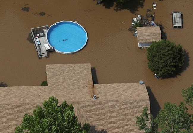 3 dead, state capital battered as storms rake Missouri | iNFOnews.ca