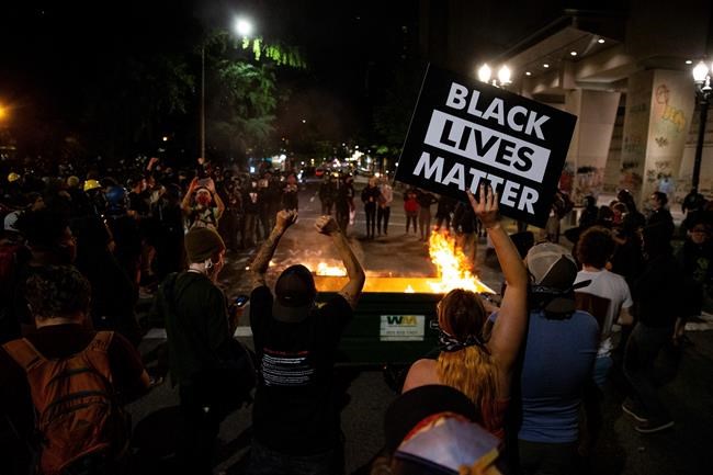 Mayor: US Marshals investigate shooting at Portland protest | iNFOnews.ca