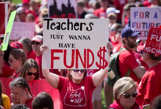 Oregon teachers walk out in red to press for school funding | iNFOnews.ca