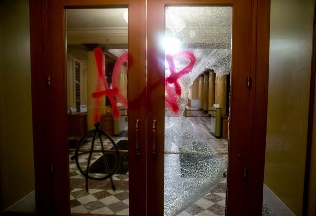 FBI shifts resources to ongoing unrest in Portland, Oregon | iNFOnews.ca