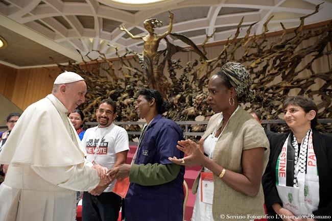 Pope: Bankrupt morals to save banks but not suffering people | iNFOnews.ca CP1910550976