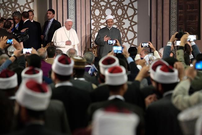 In Egypt, pope brings a message of peace amid crackdown | iNFOnews.ca In Egypt, pope brings a message of peace amid crackdown | iNFOnews.ca