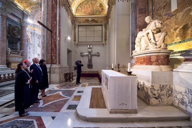 Setting aside past rude talk, Trump and pope focus on peace | iNFOnews.ca CP2122524903