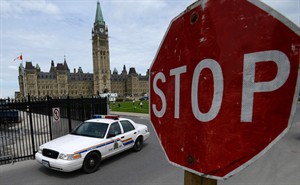 Mulcair says sorry after failing to stop at Parliament Hill security checkpoint | iNFOnews.ca CP23800386