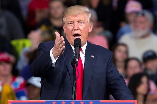 Trump puts Clinton sex abuse claims at centre of campaign | iNFOnews.ca