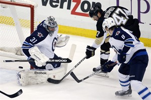 Letang picks up 5 assists as Crosby-less Penguins rally for 5-3 win over Jets | iNFOnews.ca CP31657927