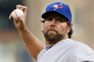 Walker leads rally as Pirates overcome 5-run deficit to beat Blue Jays 8-6 | iNFOnews.ca CP28235257