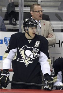 Bruins dismantle listless Penguins 6-1 to take 2-0 lead in Eastern Conference finals | iNFOnews.ca