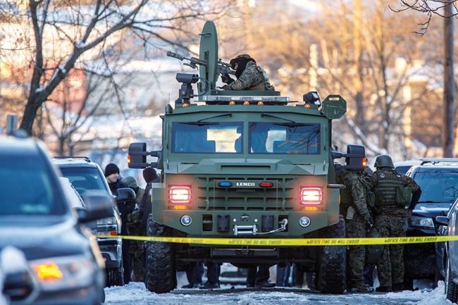 The Latest: US marshal died of gunshot wound to chest | iNFOnews.ca