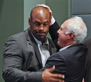 Eagles will retire former quarterback Donovan McNabb's No. 5 in Philadelphia | iNFOnews.ca CP24342568