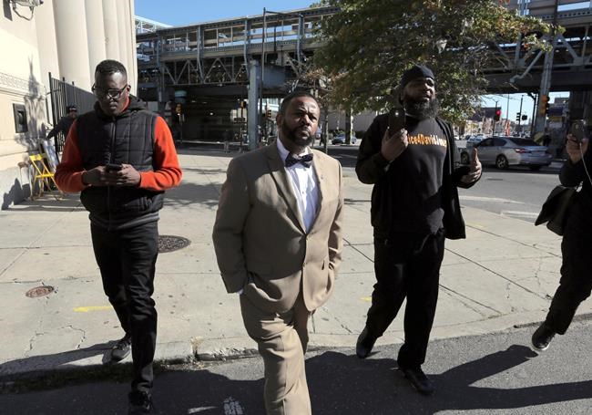 Activists disrupt poverty lesson, show politician real thing | iNFOnews.ca