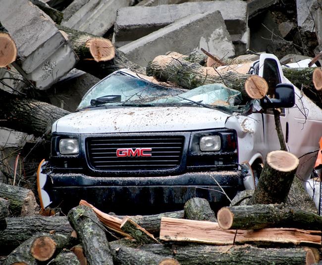 Landslides prompt home evacuation near Pittsburgh | iNFOnews.ca CP605514870