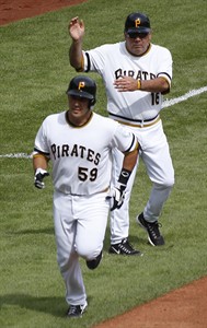 Morneau's single, his 1st RBI for Pirates, leads Pittsburgh over Cubs 3-2 | iNFOnews.ca