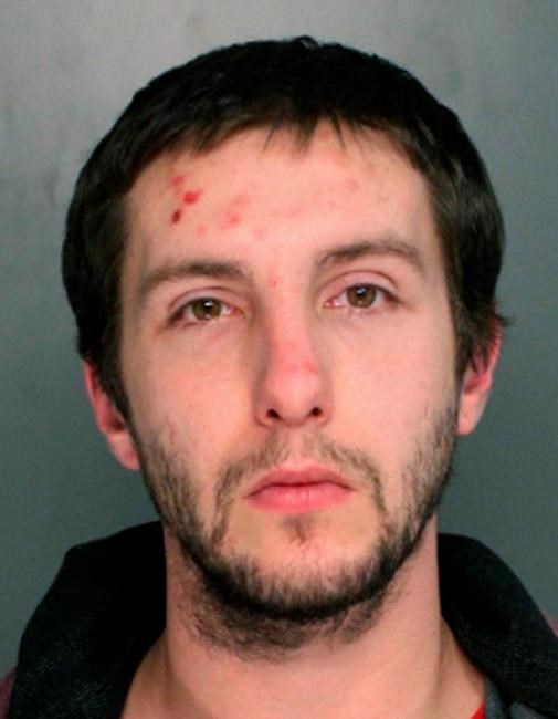 Bloodied man walks into hospital, says he killed boyfriend | iNFOnews.ca