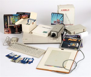 Pittsburgh museum, university team up to discover unseen Andy Warhol computer images from 1985 | iNFOnews.ca CP28131851