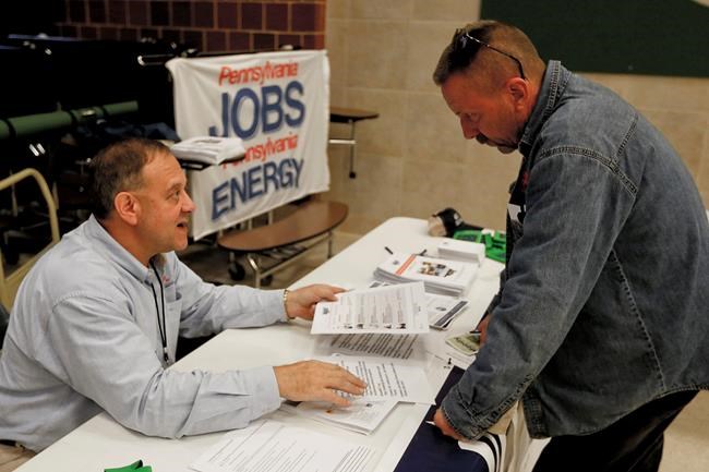 Applications for US jobless aid drop by 11,000 to 225,000 | iNFOnews.ca
