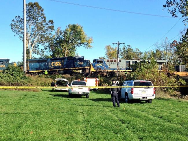 Freight train hits another head-on, injuring 2 workers | iNFOnews.ca