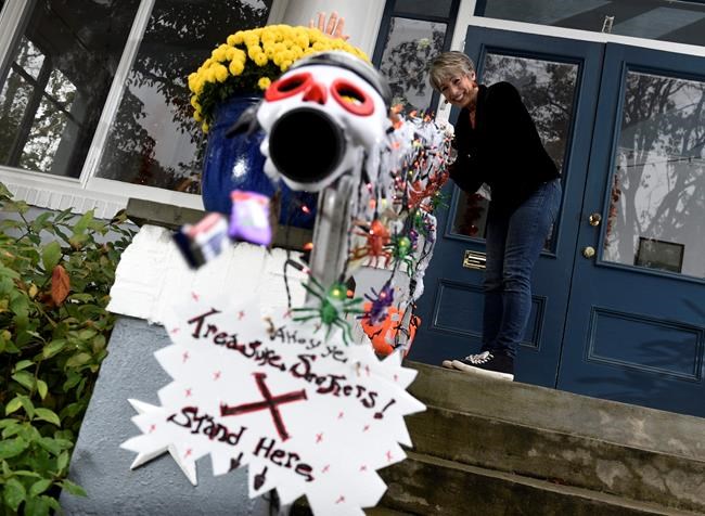 One Good Thing: Wickedly creative pandemic trick-or-treating | iNFOnews.ca One Good Thing: Wickedly creative pandemic trick-or-treating | iNFOnews.ca