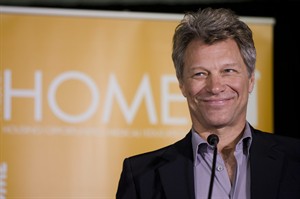 Bon Jovi helps open low-income housing development in Philadelphia that bears his initials | iNFOnews.ca CP28090264