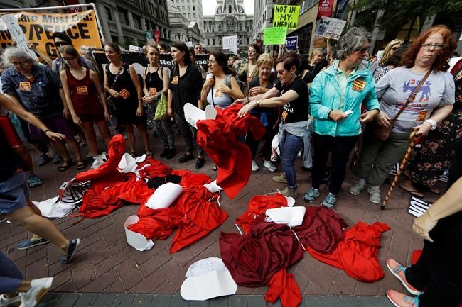 'Handmaid's Tale' demonstrators protest Pence in Philly | iNFOnews.ca 'Handmaid's Tale' demonstrators protest Pence in Philly | iNFOnews.ca