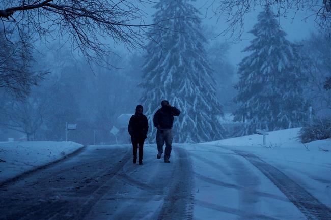 Nor'easter hits East Coast, grounds flights and halts trains | iNFOnews.ca Nor'easter hits East Coast, grounds flights and halts trains | iNFOnews.ca