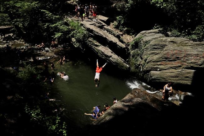 Temps rise, records fall: Things to know about the heat wave | iNFOnews.ca