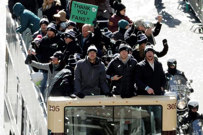 The Latest: Foles, Wentz, Kelce give thanks to Eagles fans | iNFOnews.ca