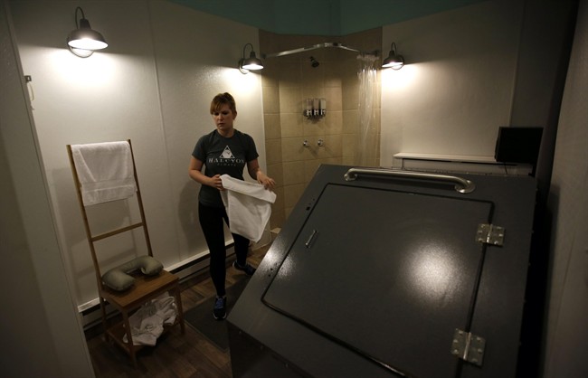 Float spa fans say water isolation tanks buoy bodies and minds, easing stress and aches | iNFOnews.ca CP33409062