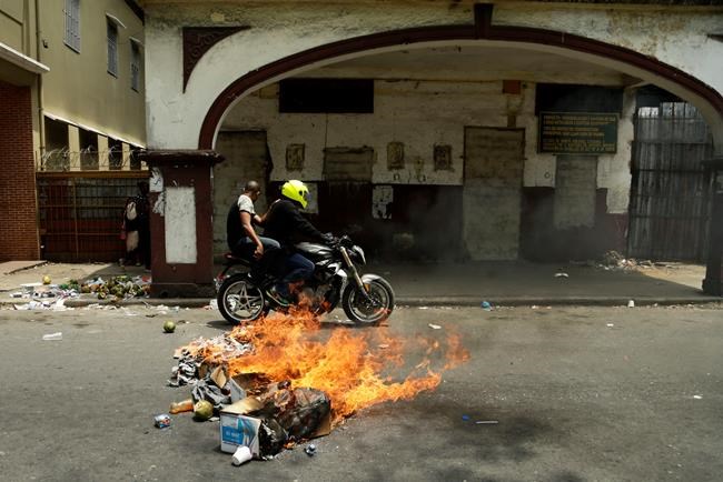 Protest over infrastructure turns violent in Panama's Colon | iNFOnews.ca