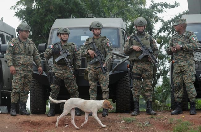 US homeland security chief tours Panama jungle migrant camp | iNFOnews.ca