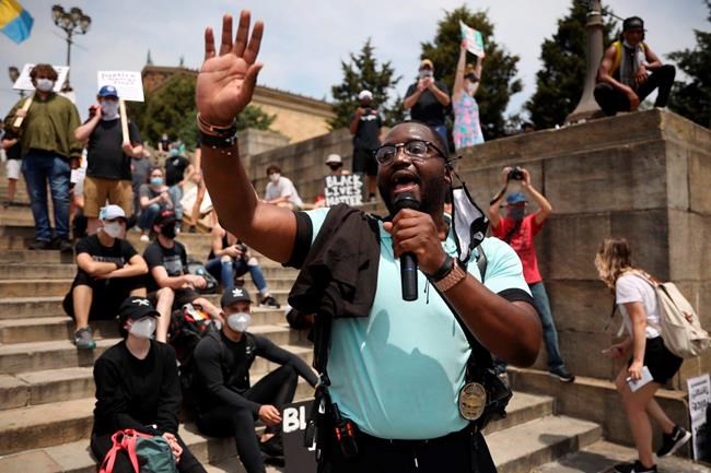 Thousands in Philadelphia march in protest of Floyd's death | iNFOnews.ca