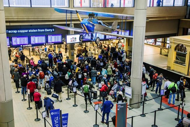 Thanksgiving air-travel rush gets off to a good start | iNFOnews.ca CP1158361366